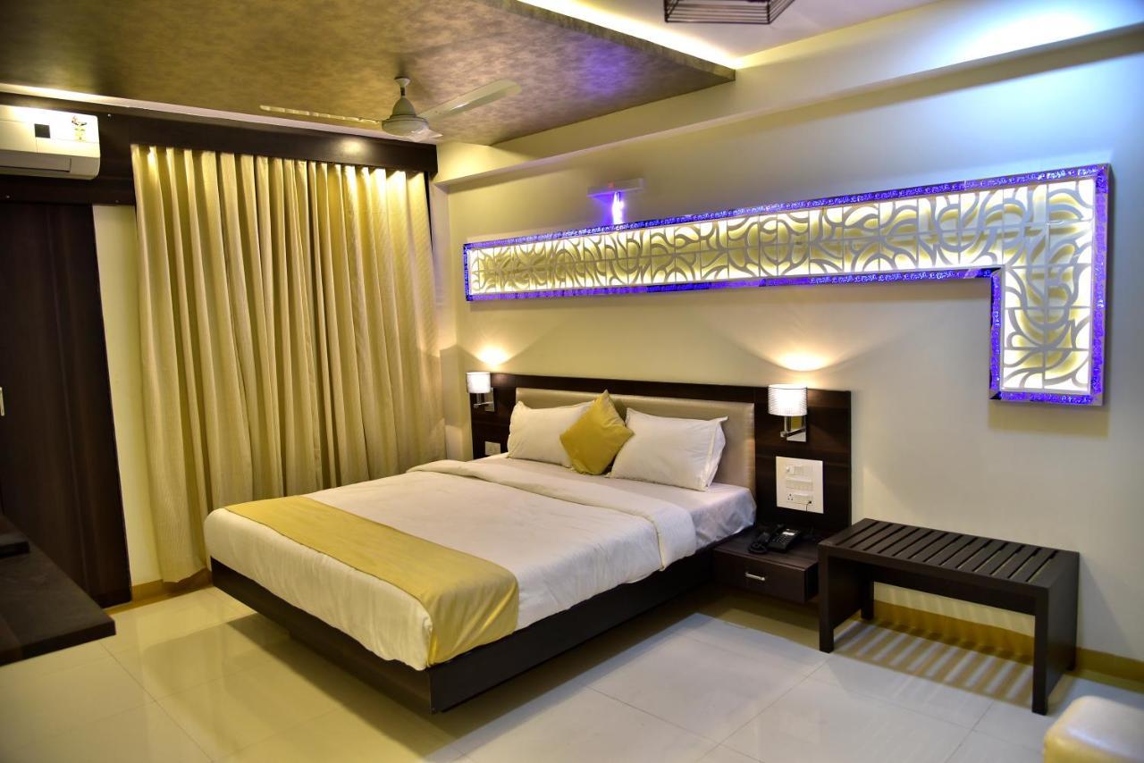 Hotel Fabexpress Time Square à Thane Extérieur photo