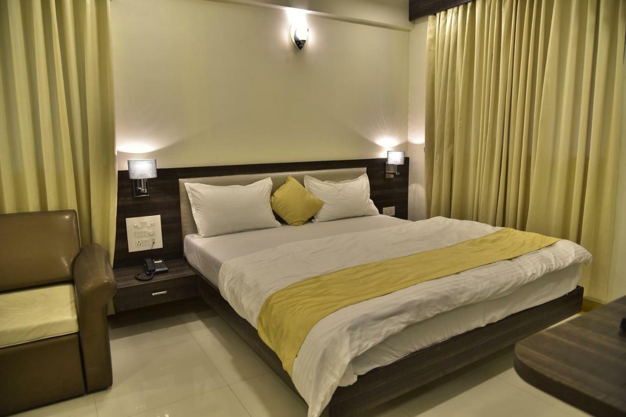 Hotel Fabexpress Time Square à Thane Extérieur photo