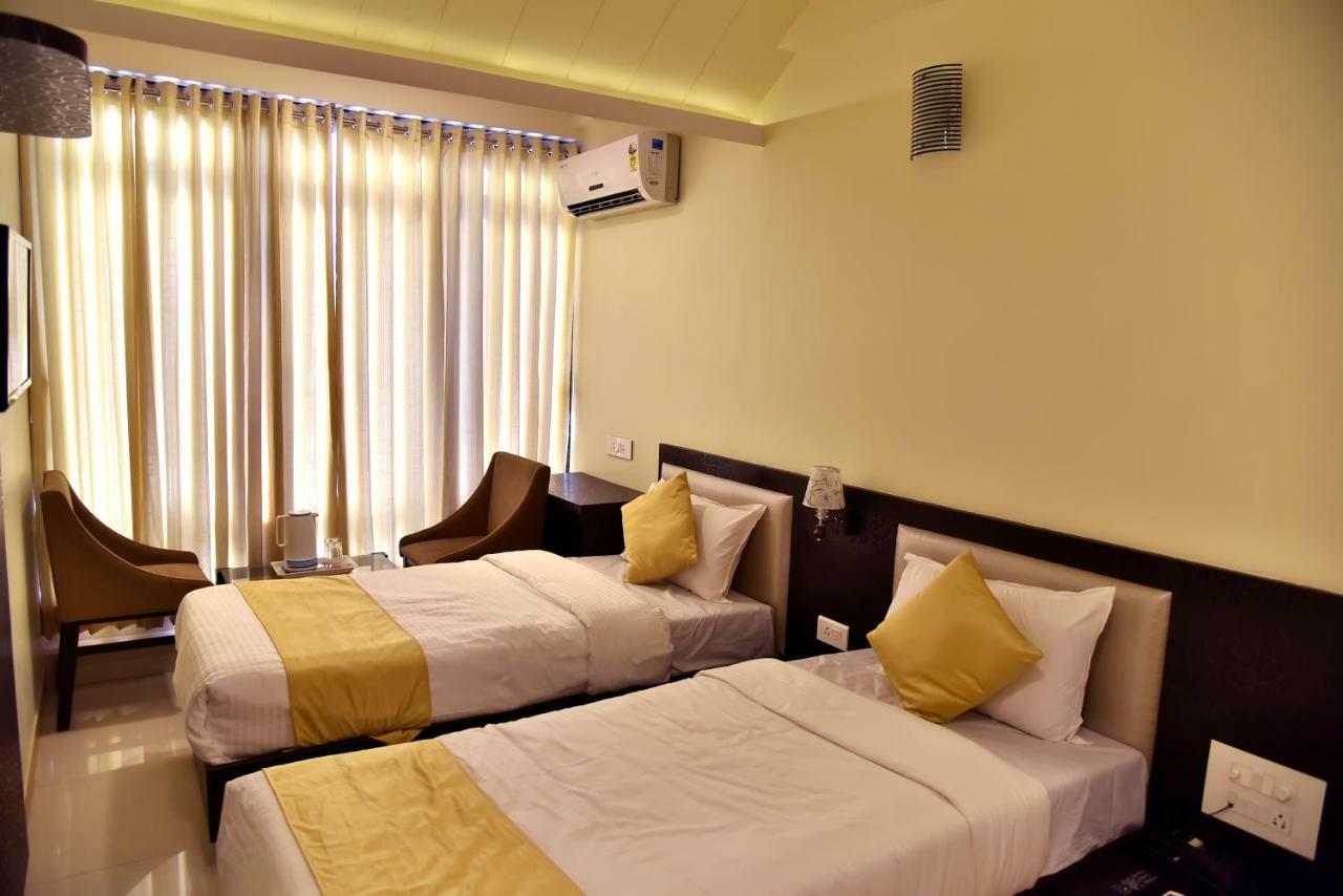Hotel Fabexpress Time Square à Thane Extérieur photo
