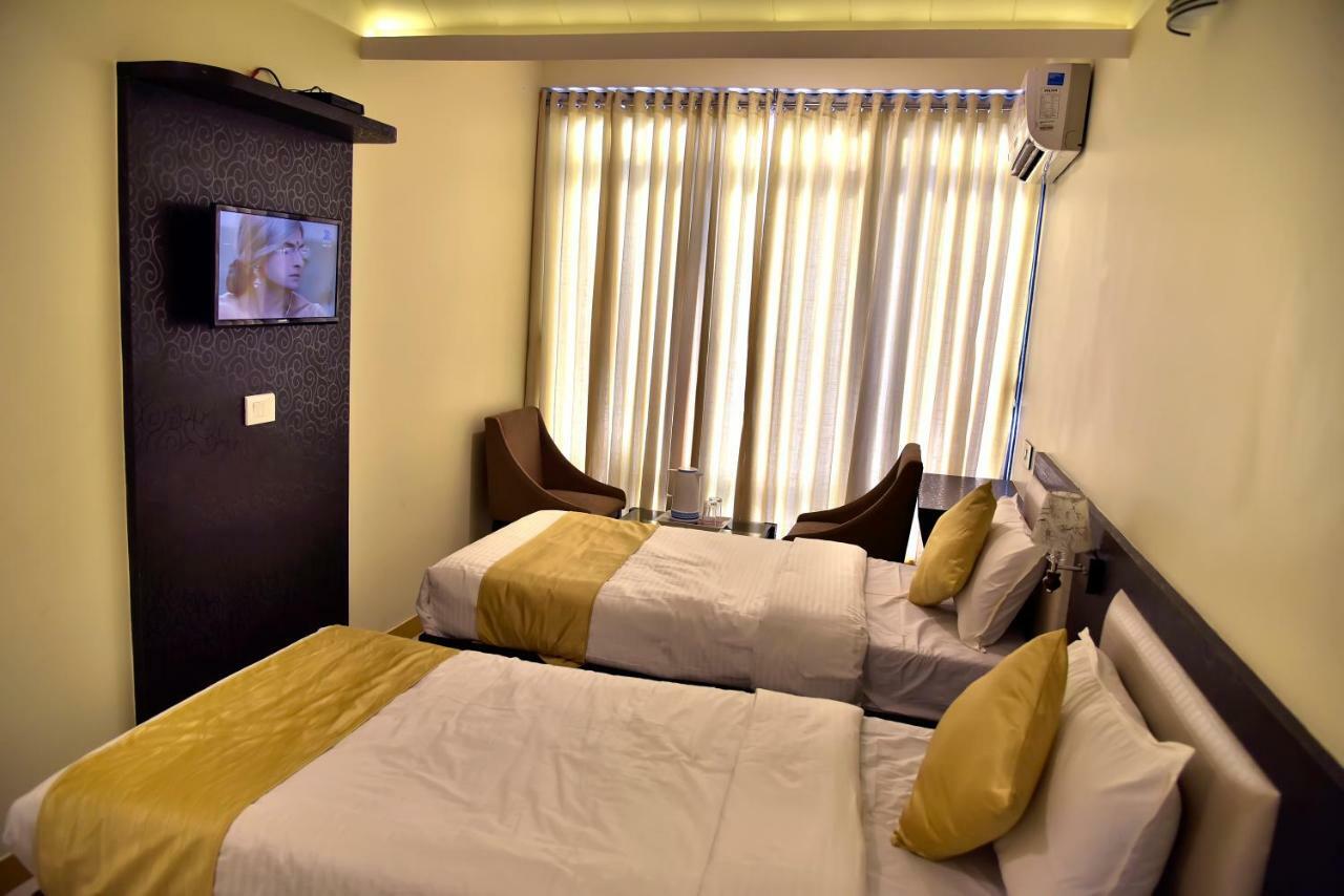 Hotel Fabexpress Time Square à Thane Extérieur photo
