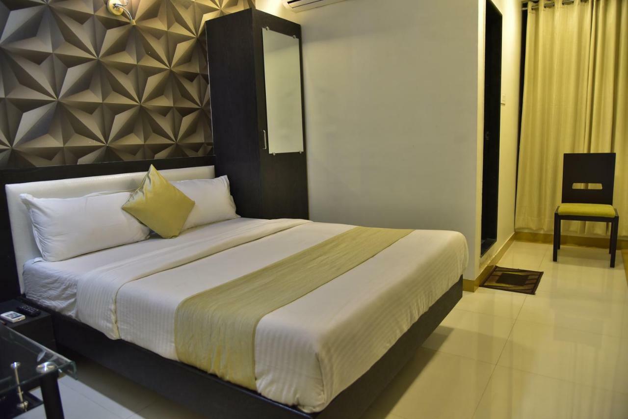 Hotel Fabexpress Time Square à Thane Extérieur photo
