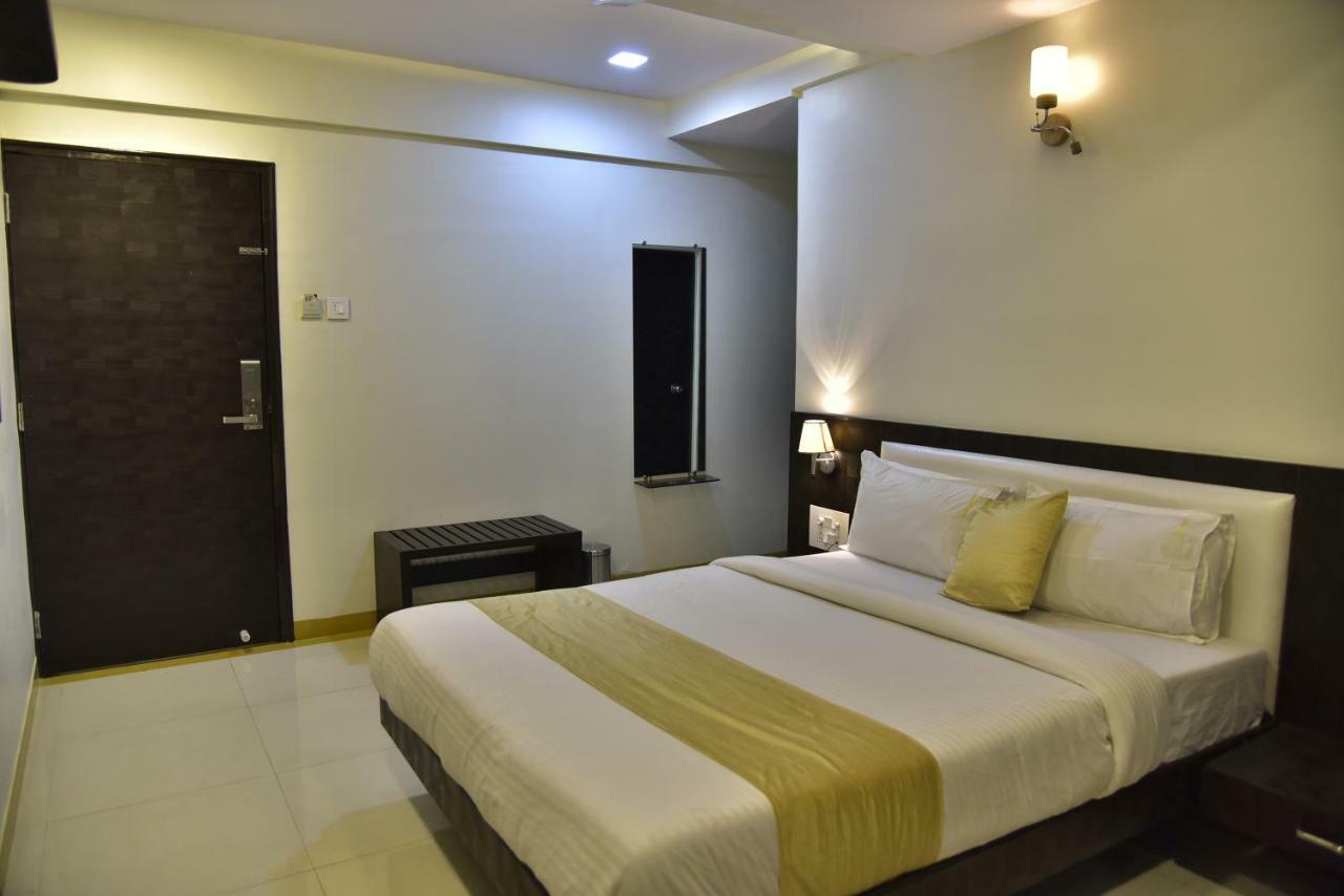 Hotel Fabexpress Time Square à Thane Extérieur photo