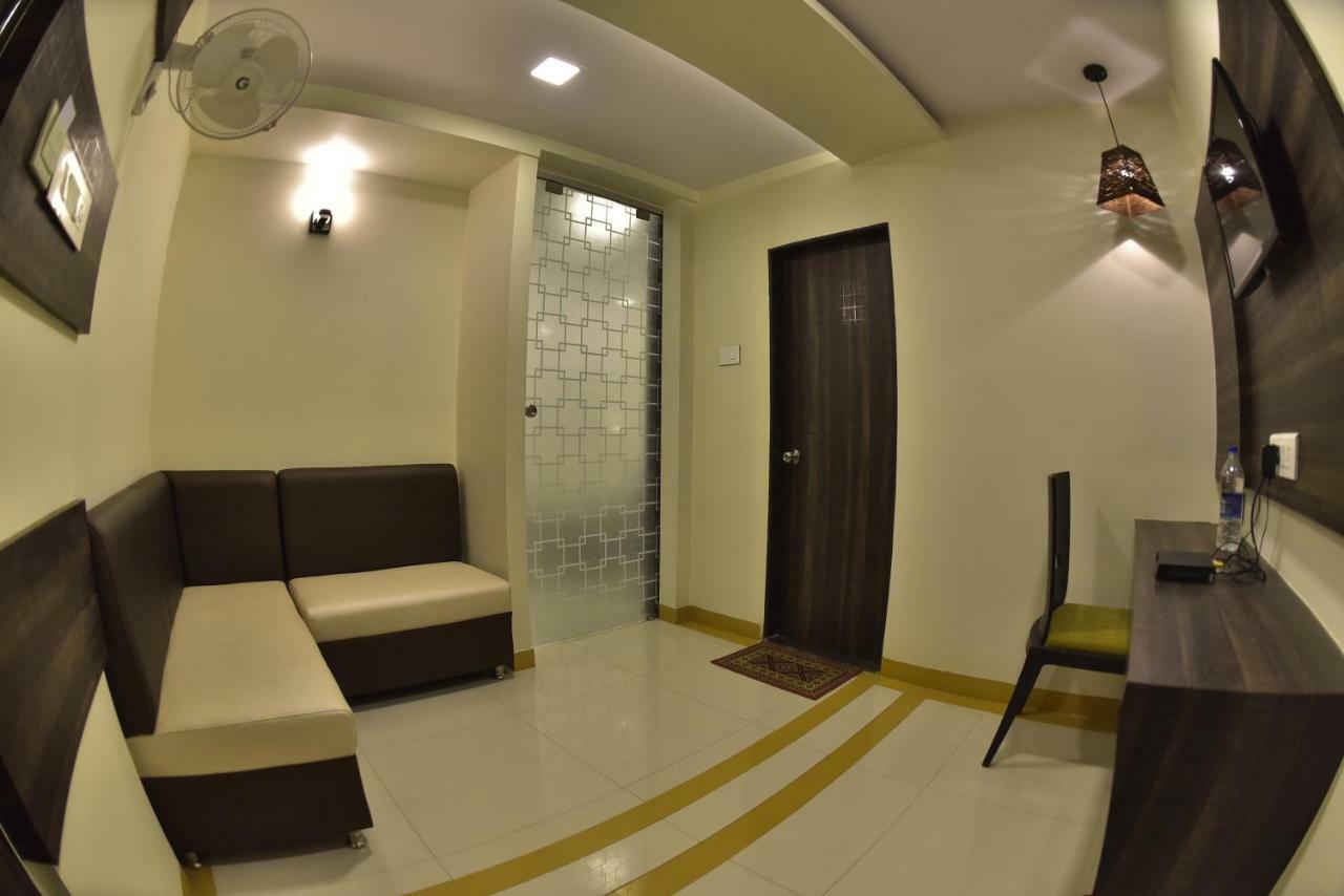 Hotel Fabexpress Time Square à Thane Extérieur photo