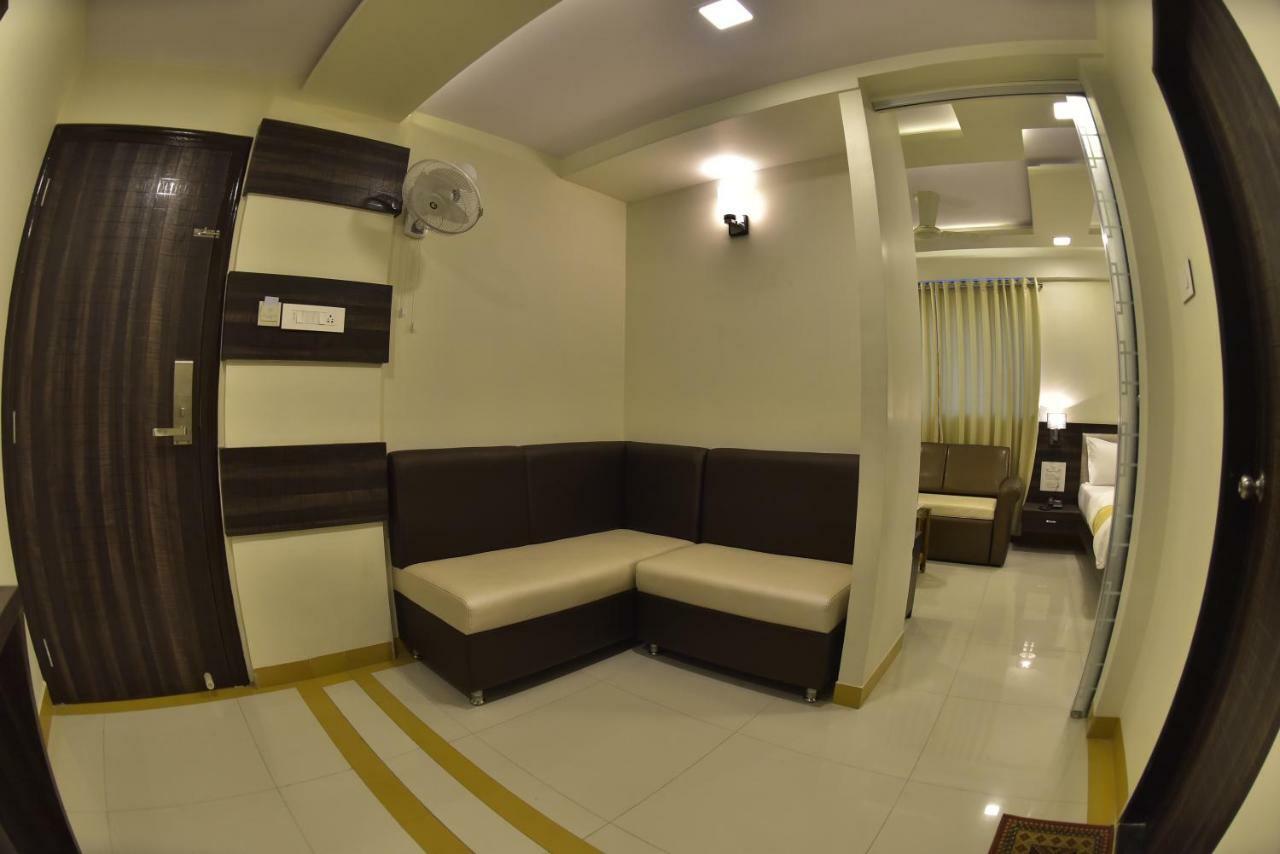 Hotel Fabexpress Time Square à Thane Extérieur photo