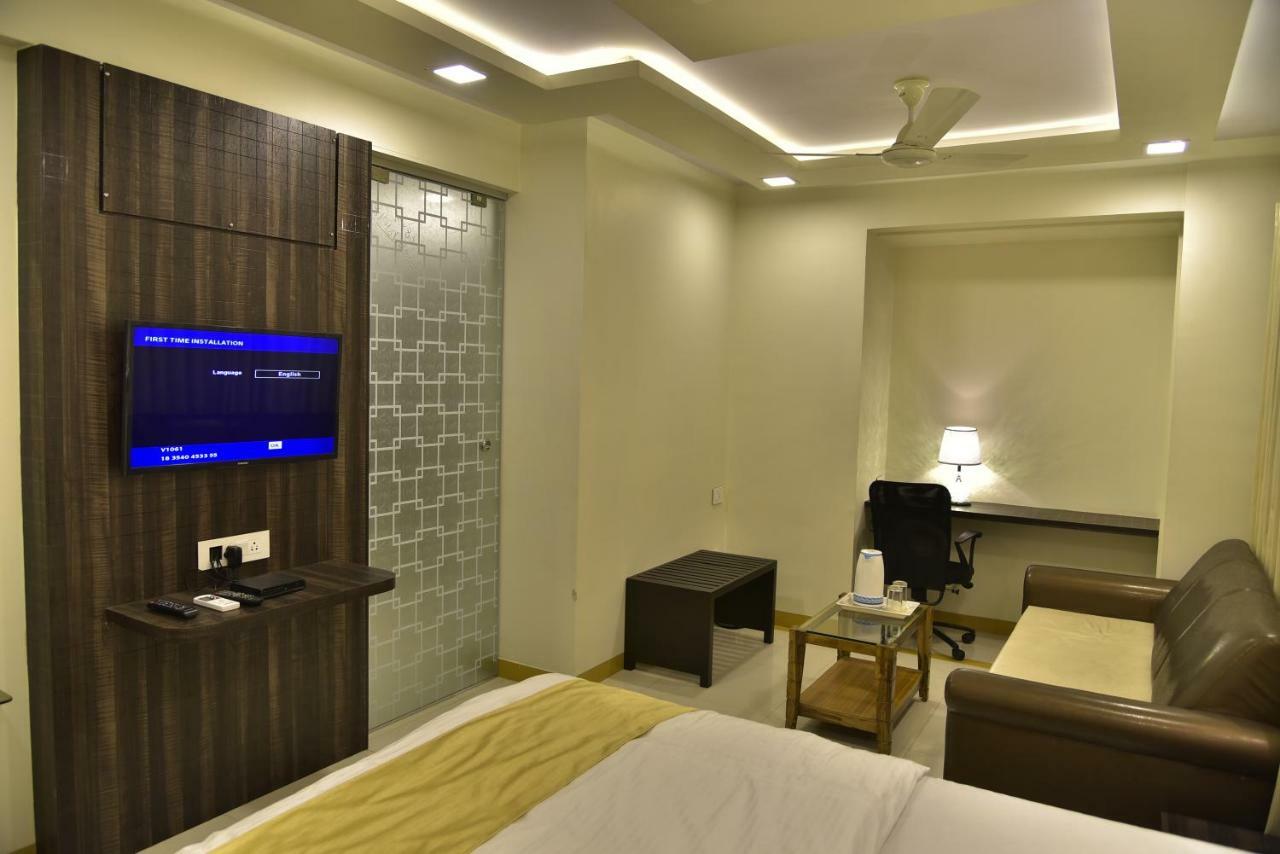 Hotel Fabexpress Time Square à Thane Extérieur photo