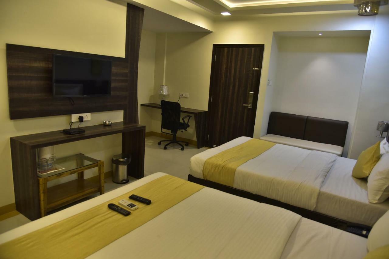 Hotel Fabexpress Time Square à Thane Extérieur photo